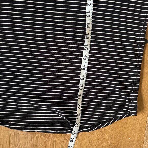 ✨ Lululemon Love Crew T-Shirt – Black/White Stripe – Womens Size 6-8 - Picture 12 of 16
